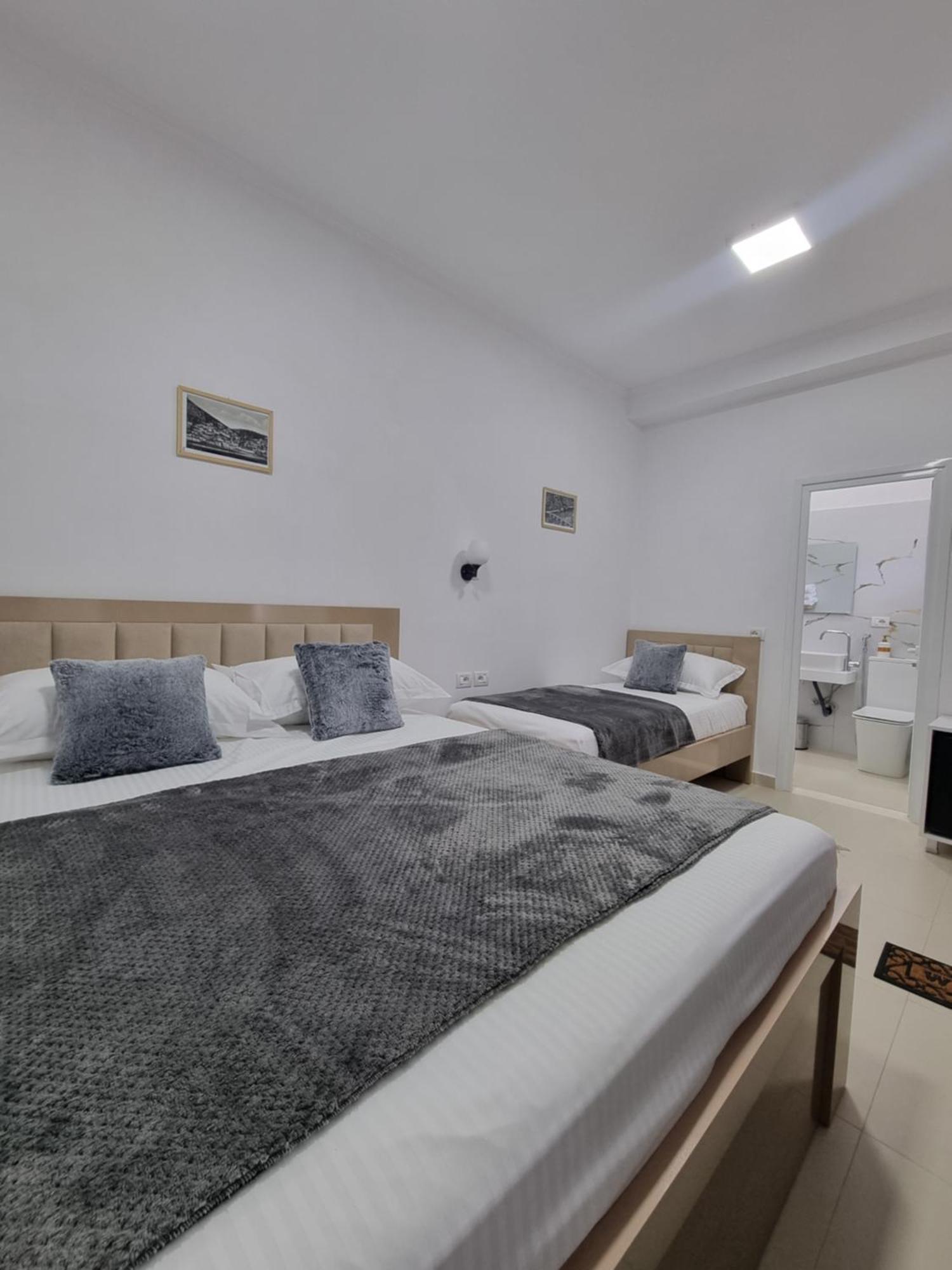 Guest House Mario Berat Bagian luar foto
