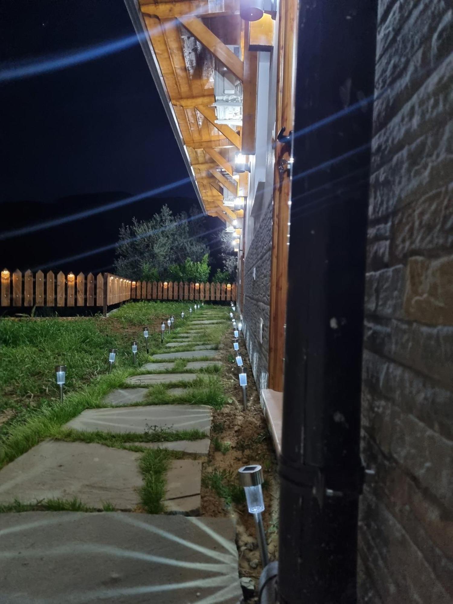 Guest House Mario Berat Bagian luar foto